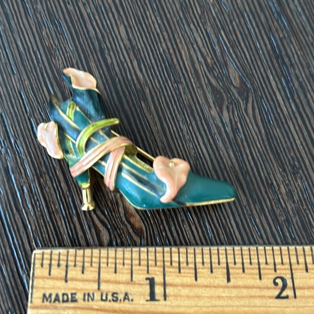 VTG KJL Art Deco Style Gold and Enamel Shoe Brooch, green, signed - Picture 7 of 8